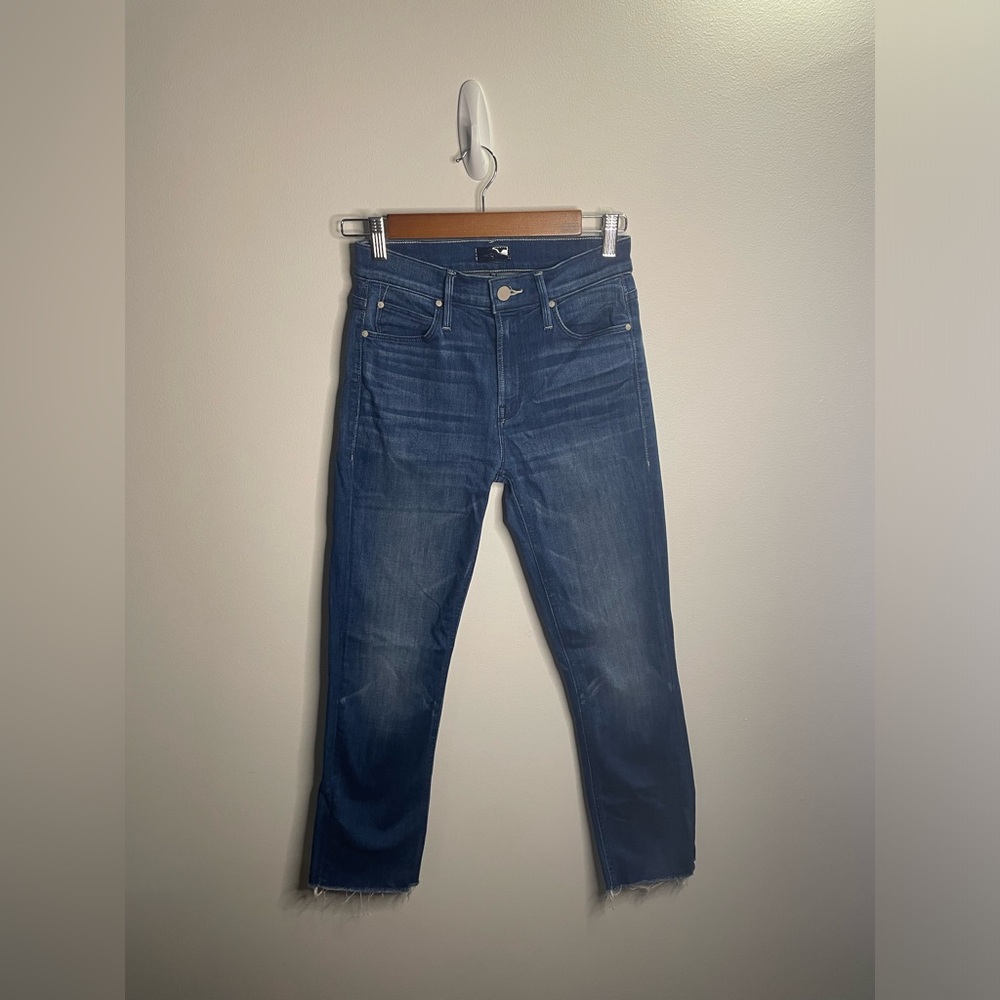 Mother Denim The Mid Rise Dazzler Crop Fray Jean in Squeeze It Wash